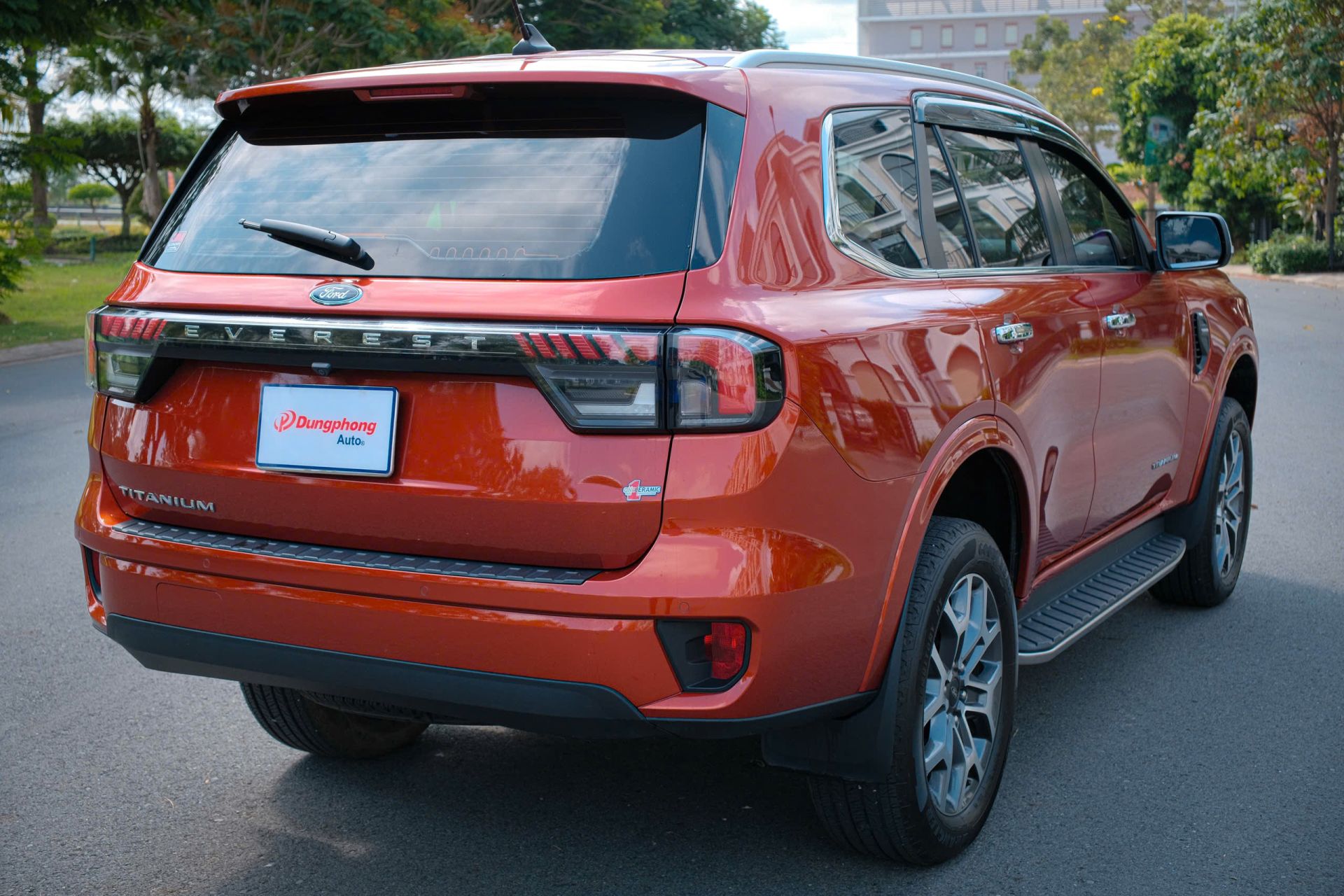 Xe Ford Everest Titanium 2.0L 4x2 AT 2022